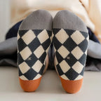 5 pares/lote Meias de bebê fofas com urso e xadrez Primavera Outono Algodão macio Meias médias para meninos e meninas Meias casuais esportivas.