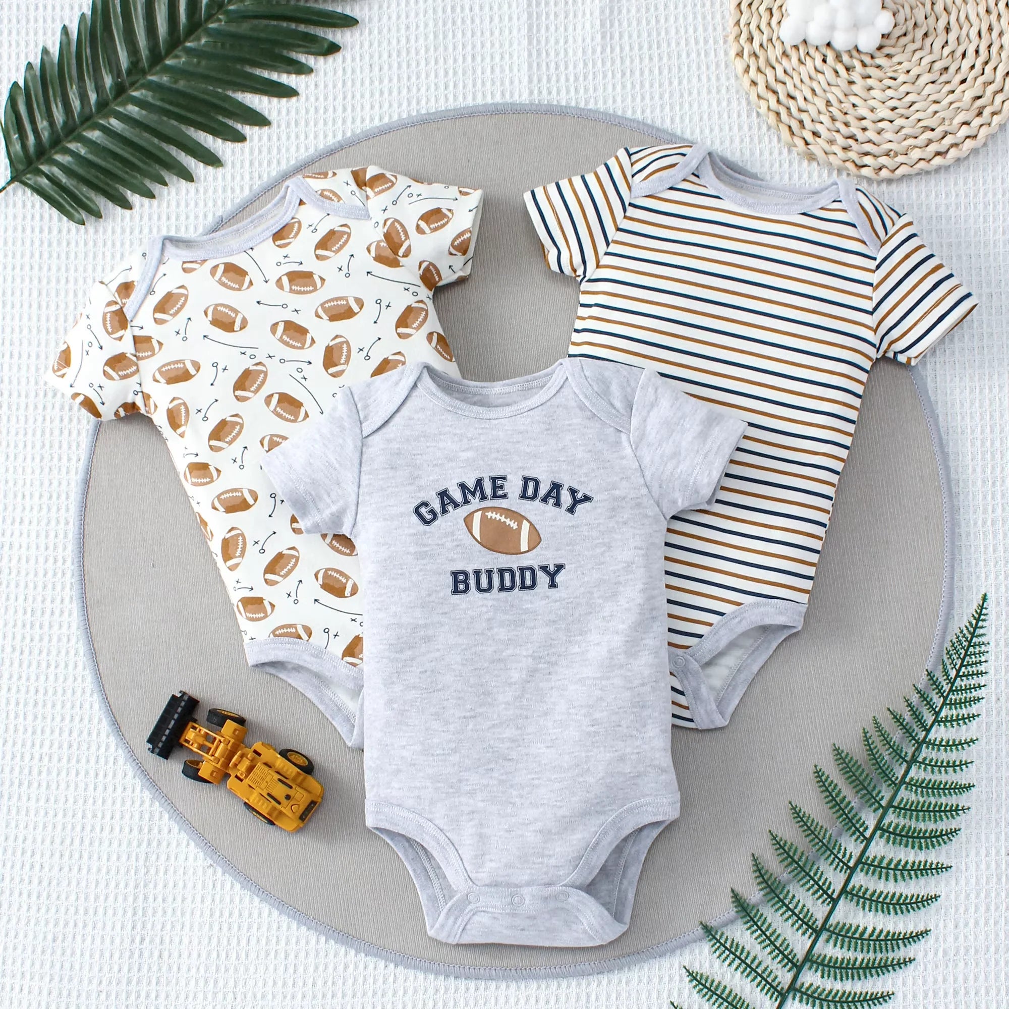 Conjunto Bodysuit de Verão para Bebê. Com Estampa de Dinossauro e Listras para Meninos de 0 a 9 Meses. 3 peças.