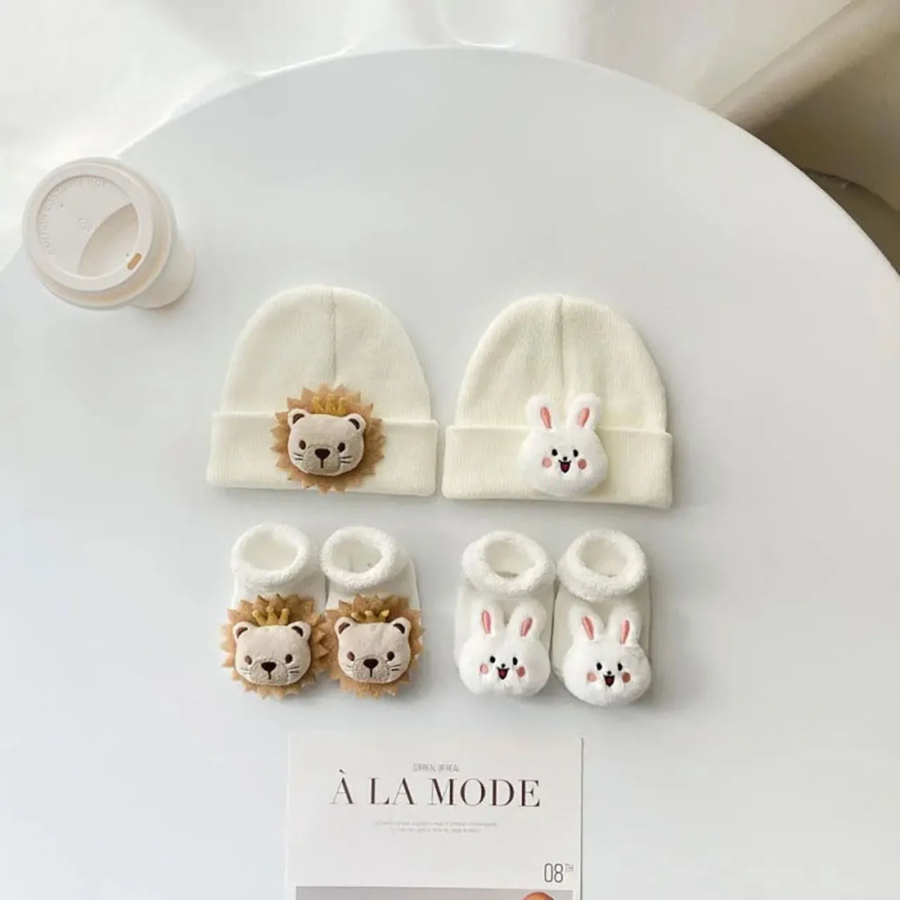 2 Peças/Conjunto Chapéu e Meias de Bebê Cartoon Bonitos Chapéu de Ponto de Animais Para Menino e Menina Inverno Chapéus de Tricô de Lã e Meias Curtas Aquecedoras Para Recém-Nascido.