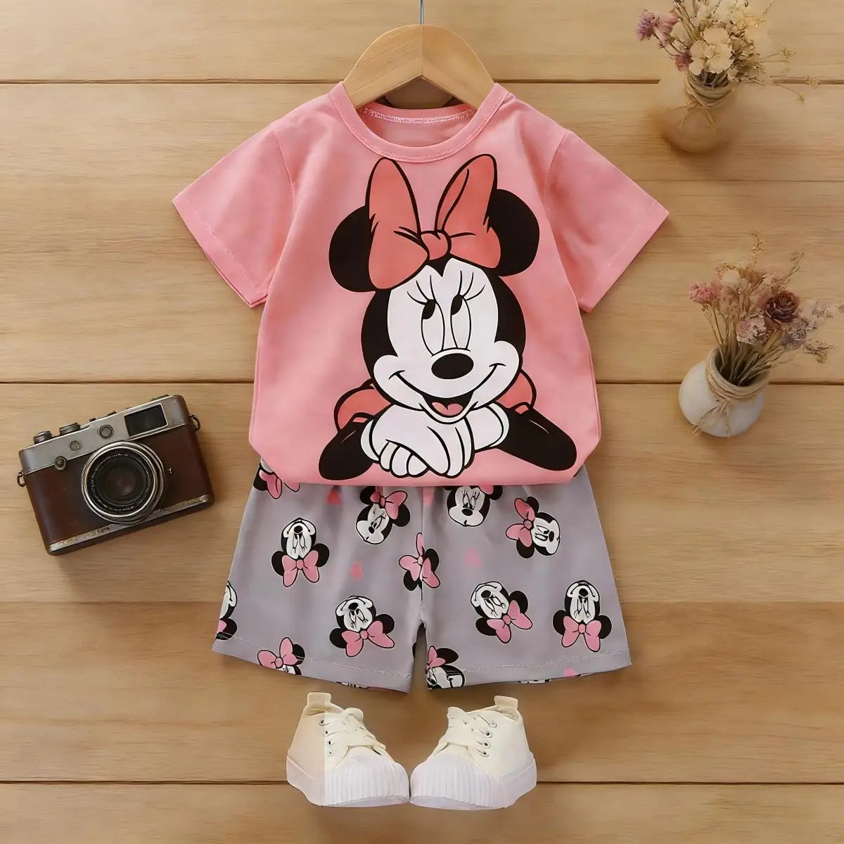 Conjunto  para Bebê Menina Camiseta de Manga Curta e Shorts. Roupas Infantis Idades 0-4 Anos.