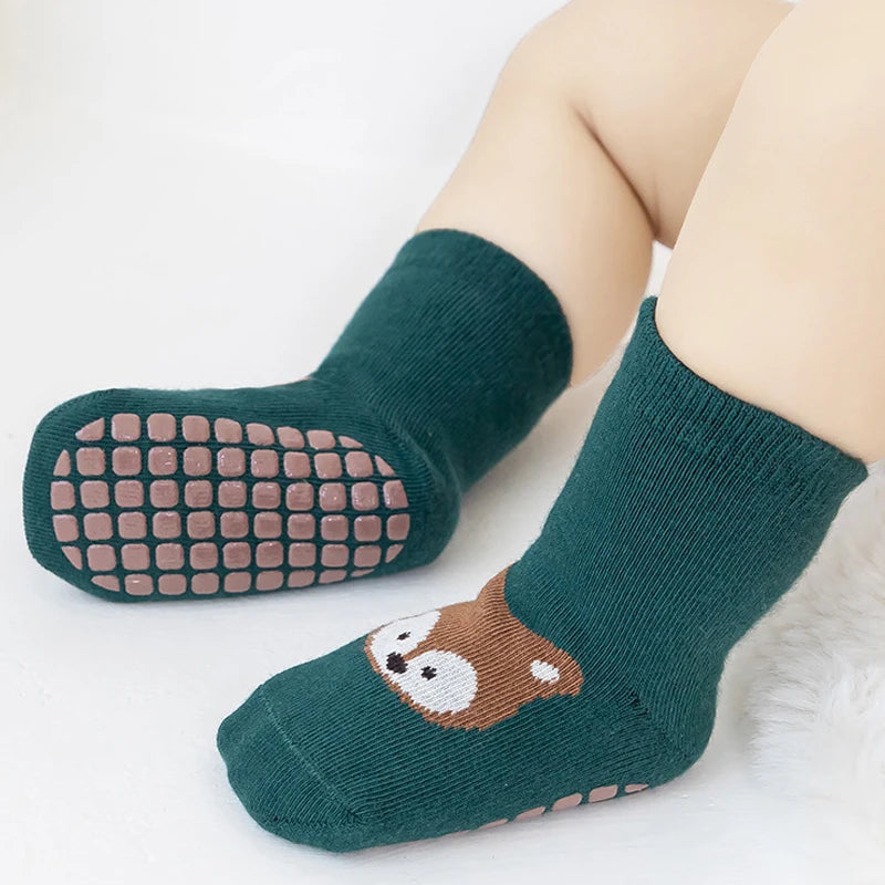 6 Pares de Meias de Bebê com Animais de Desenho Animado. Meias Antiderrapantes para Trampolim. Adequadas para Bebês quando estão aprendendo a andar.