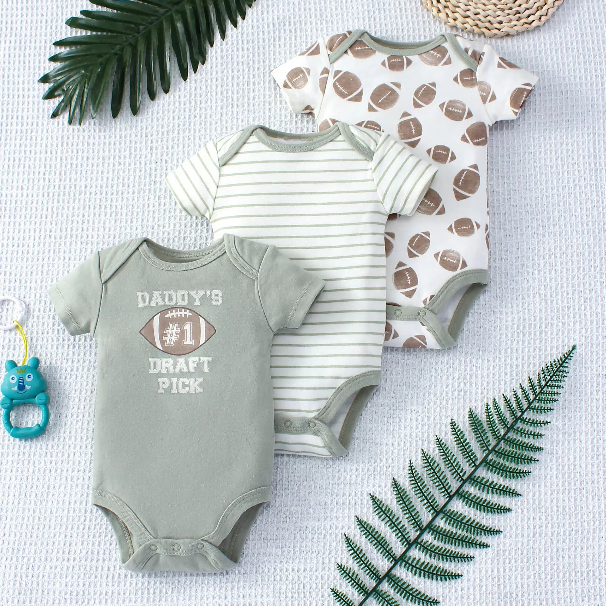 Conjunto Bodysuit de Verão para Bebê. Com Estampa de Dinossauro e Listras para Meninos de 0 a 9 Meses. 3 peças.