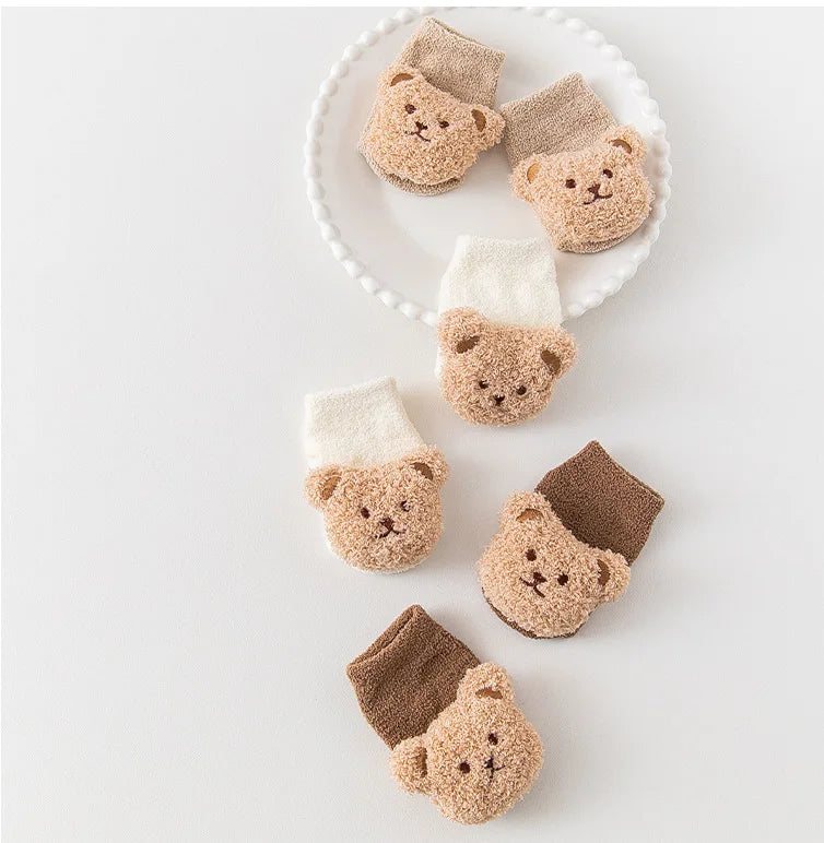 2 Peças/Conjunto Chapéu e Meias de Bebê Cartoon Bonitos Chapéu de Ponto de Animais Para Menino e Menina Inverno Chapéus de Tricô de Lã e Meias Curtas Aquecedoras Para Recém-Nascido.