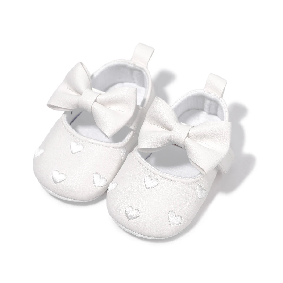 Sapato Infantil Feminino para Bebê – Modelo Clássico com Laço Fofo de Coração e Solado Antiderrapante