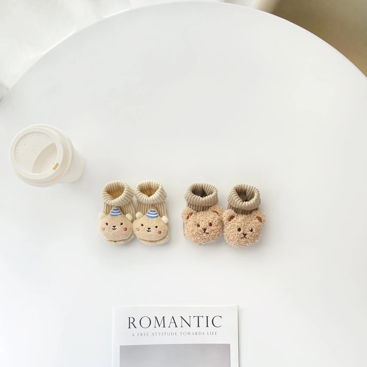 2 Peças/Conjunto Chapéu e Meias de Bebê Cartoon Bonitos Chapéu de Ponto de Animais Para Menino e Menina Inverno Chapéus de Tricô de Lã e Meias Curtas Aquecedoras Para Recém-Nascido.