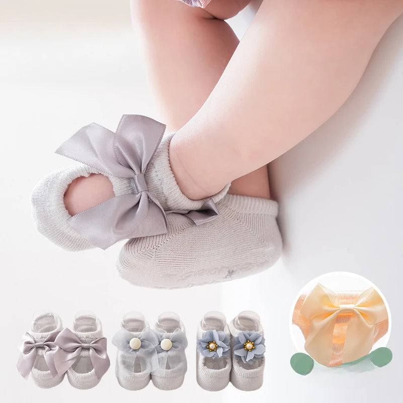 3 pares/conjunto Meias de Algodão para Bebê Meias Antideslizantes para Crianças e Bebês Meias de Chão com Desenhos Animados para Recém-nascidos Meias com Laço e Renda para Meninas.