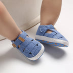 Tênis de Bebê Menino e Menina Recém-Nascido Moda Tênis de Lona Solas Macias Primeiros Sapatos para Andar Sandálias Respiráveis Sapatos Populares de Praia de Verão.