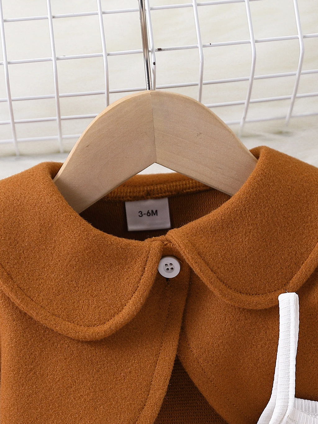 Conjunto de Vestido de Tule Xadrez para Bebê Menina com Jaqueta Cropped.