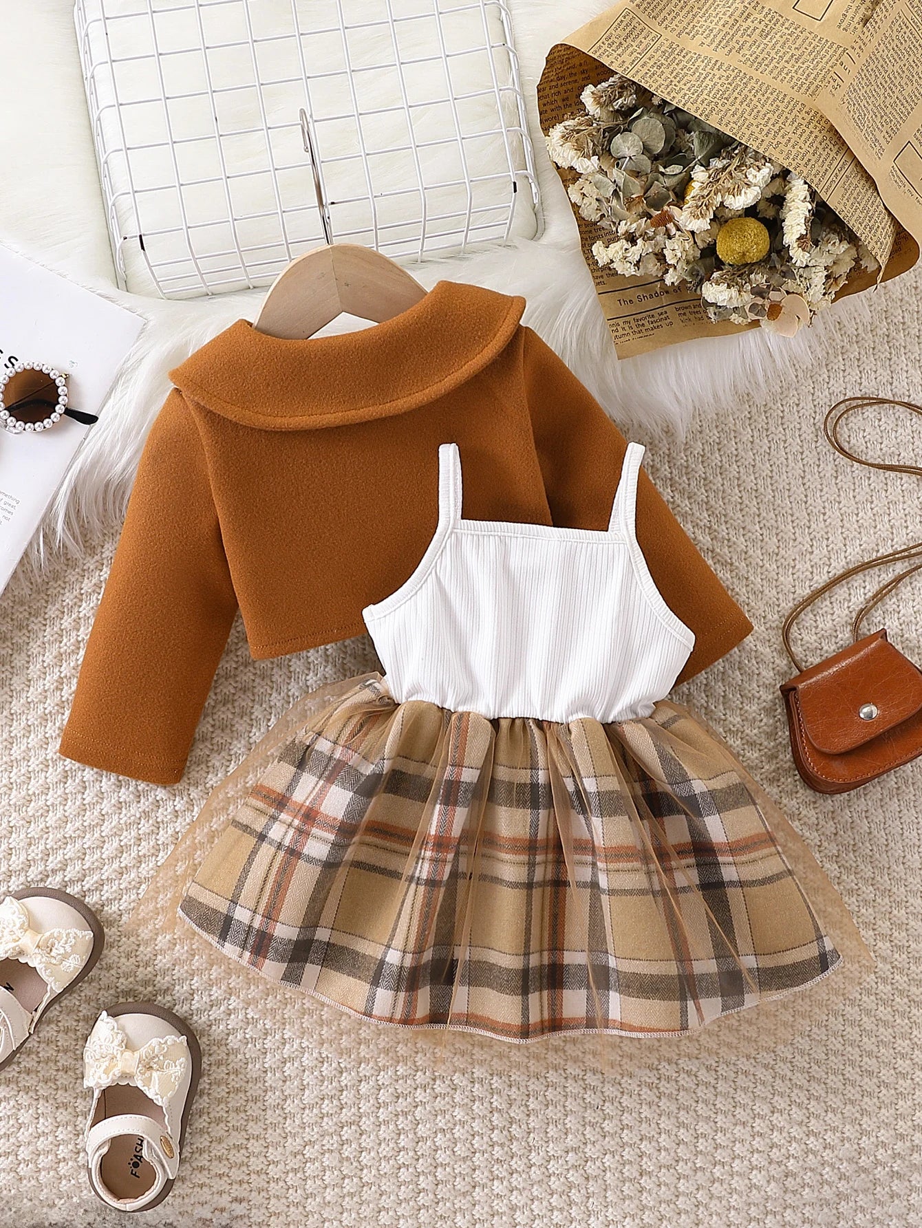 Conjunto de Vestido de Tule Xadrez para Bebê Menina com Jaqueta Cropped.