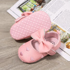 Meckior Sapatos de Bebê Clássicos com Laço Fofo em Forma de Coração. Solado Antiderrapante. Sapatos para Bebês e Meninas de 0-18 meses