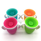 Copo de Aprendizado para Bebês Giratório 360 Graus com Dupla Alça. Tampa Flip e Silicone à Prova de Vazamentos.