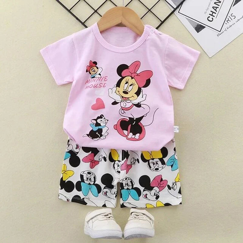 Conjunto  para Bebê Menina Camiseta de Manga Curta e Shorts. Roupas Infantis Idades 0-4 Anos.