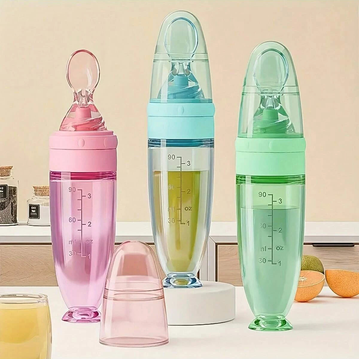 Nova Mamadeira de Silicone Colorida 90ml/3OZ com Colher Macia. Ventosa e Tampa Protetora. Mamadeira Portátil de Alimentação por Aperto.