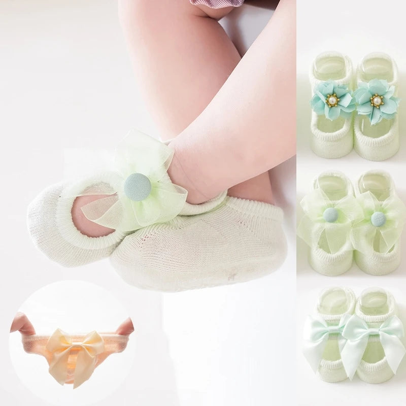 3 pares/conjunto Meias de Algodão para Bebê Meias Antideslizantes para Crianças e Bebês Meias de Chão com Desenhos Animados para Recém-nascidos Meias com Laço e Renda para Meninas.