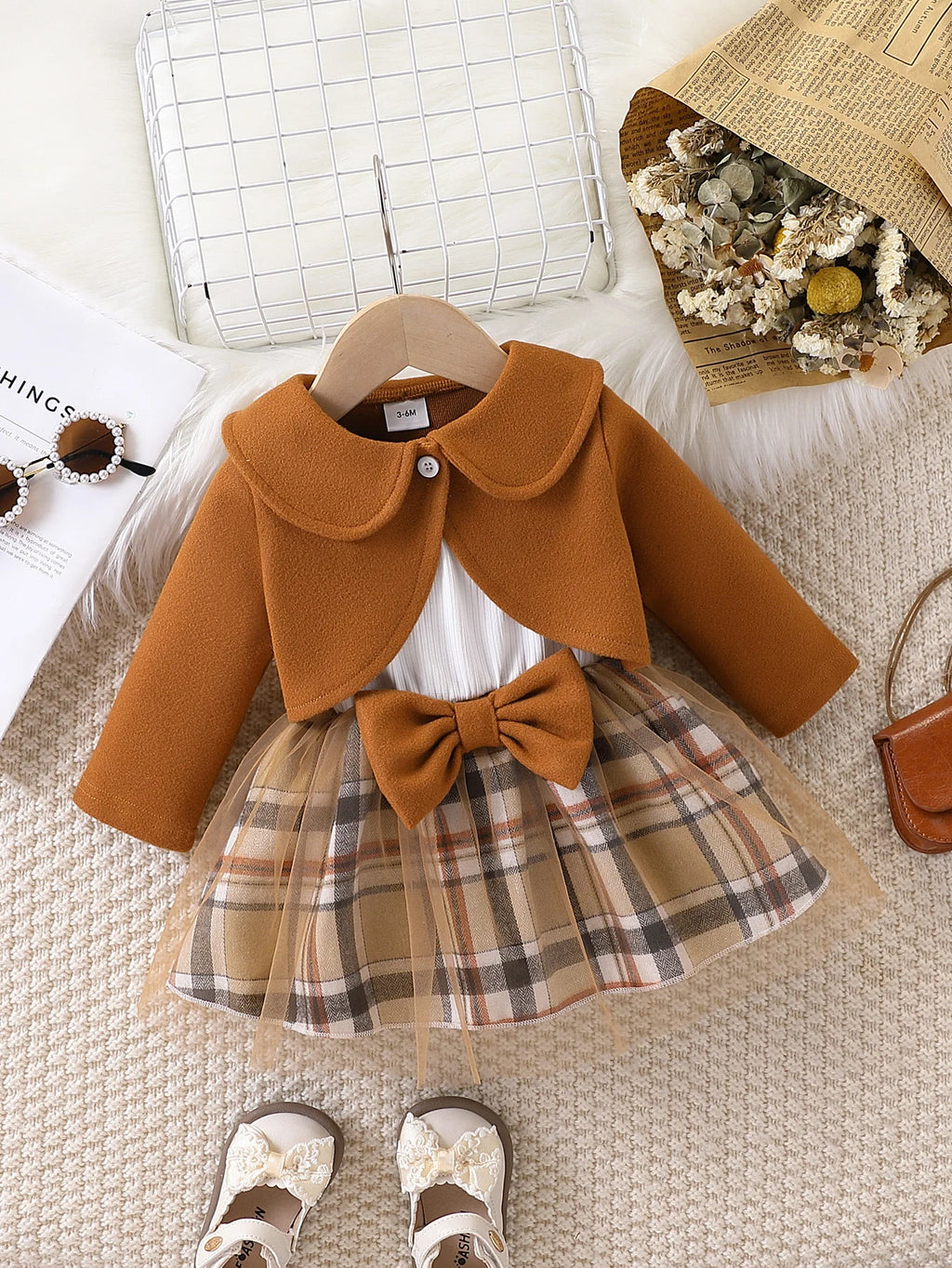 Conjunto de Vestido de Tule Xadrez para Bebê Menina com Jaqueta Cropped.