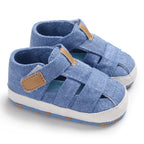 Tênis de Bebê Menino e Menina Recém-Nascido Moda Tênis de Lona Solas Macias Primeiros Sapatos para Andar Sandálias Respiráveis Sapatos Populares de Praia de Verão.