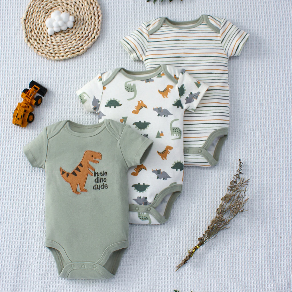 Conjunto Bodysuit de Verão para Bebê. Com Estampa de Dinossauro e Listras para Meninos de 0 a 9 Meses. 3 peças.
